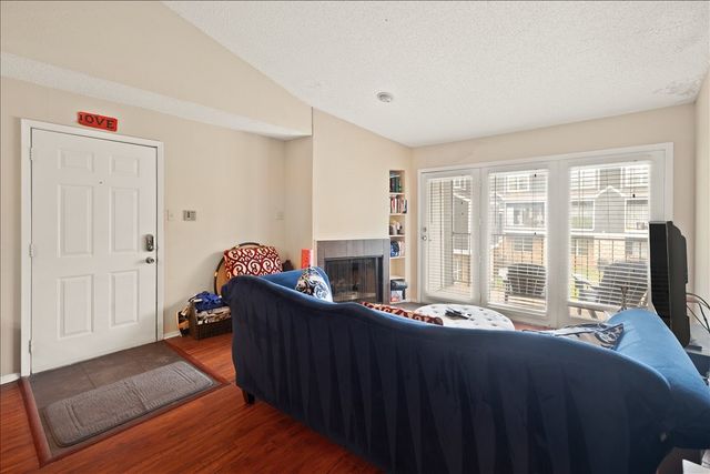 1441 Westmount Avenue 211, Dallas, TX 75211