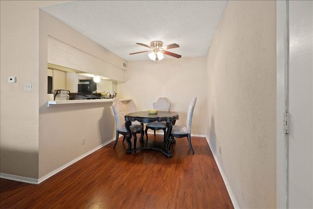 1441 Westmount Avenue 211, Dallas, TX 75211