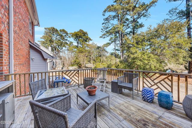 609 Sandfiddler Pointe Road, Wilmington, NC 28409