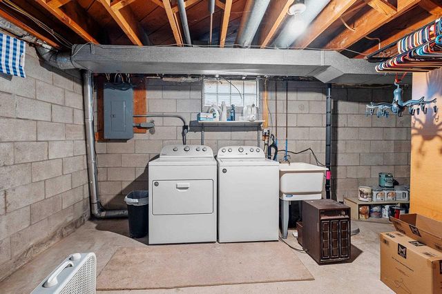 1924 E GLENDALE AVENUE, Appleton, WI 54911