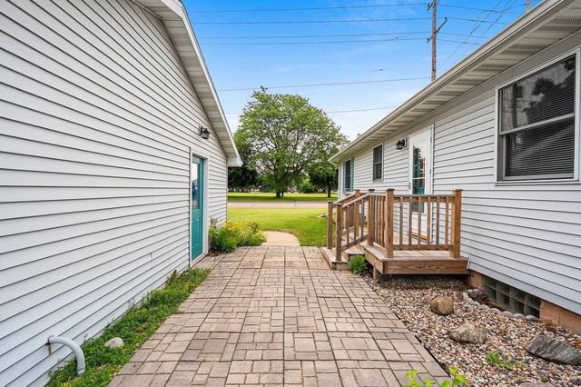 1924 E GLENDALE AVENUE, Appleton, WI 54911