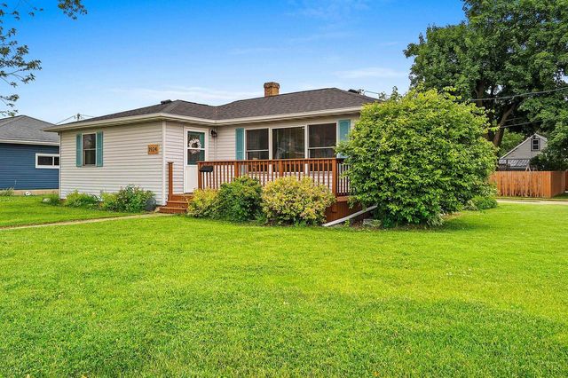1924 E GLENDALE AVENUE, Appleton, WI 54911
