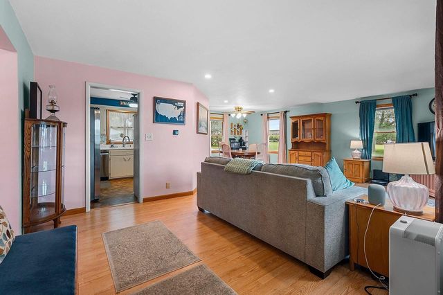 1924 E GLENDALE AVENUE, Appleton, WI 54911