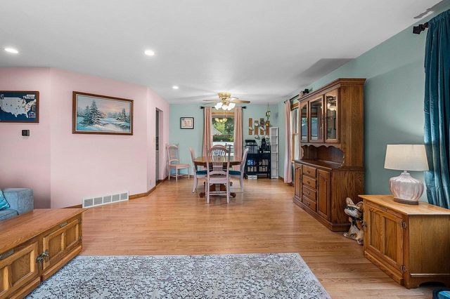 1924 E GLENDALE AVENUE, Appleton, WI 54911