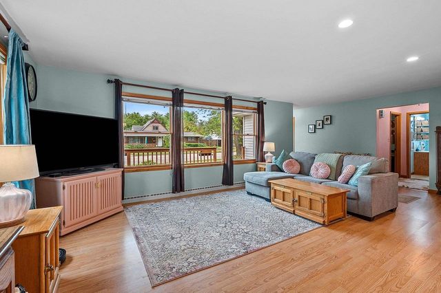 1924 E GLENDALE AVENUE, Appleton, WI 54911