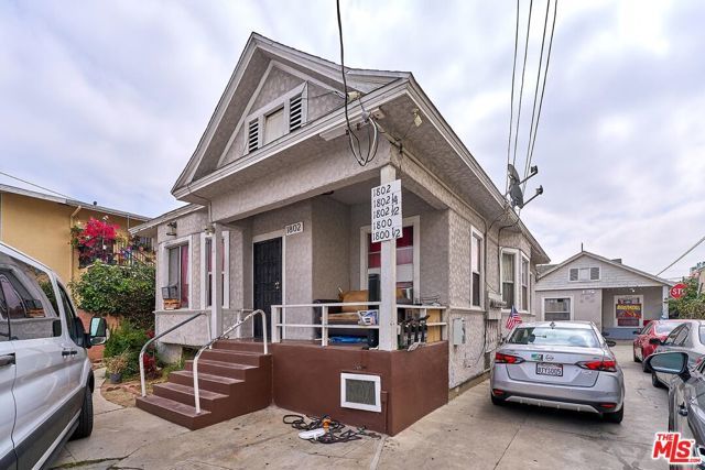 1800 S New England Street, Los Angeles, CA 90006