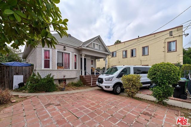 1800 S New England Street, Los Angeles, CA 90006