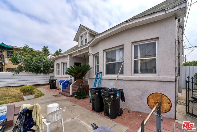 1800 S New England Street, Los Angeles, CA 90006