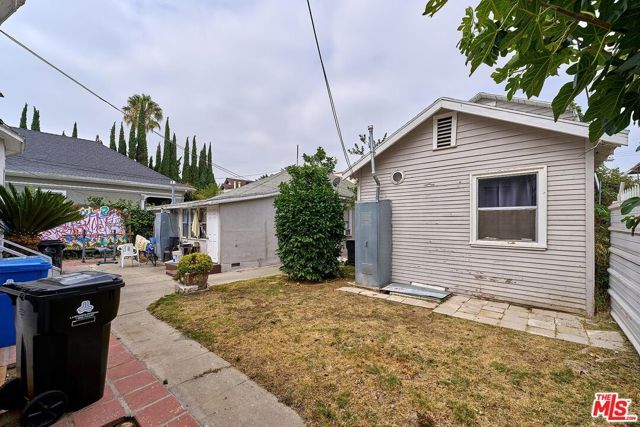 1800 S New England Street, Los Angeles, CA 90006