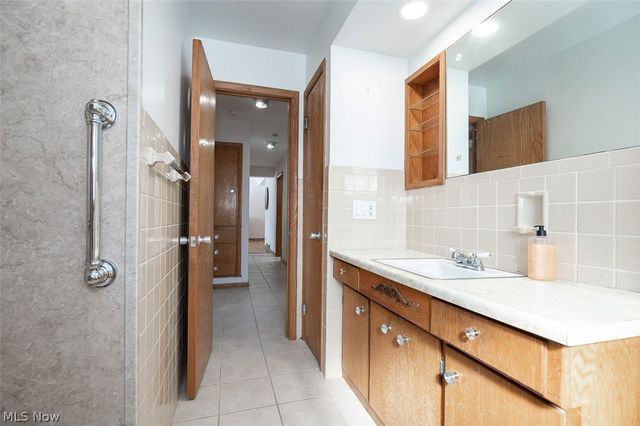 10725 York Road, North Royalton, OH 44133