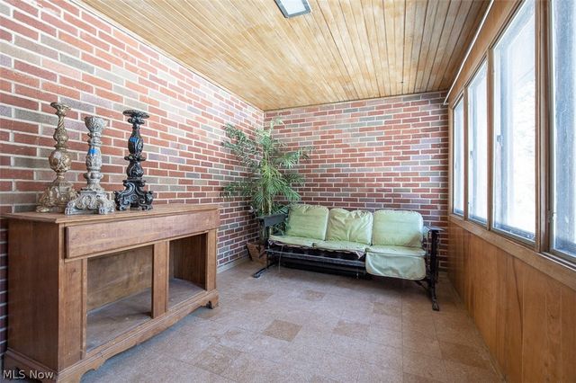 10725 York Road, North Royalton, OH 44133