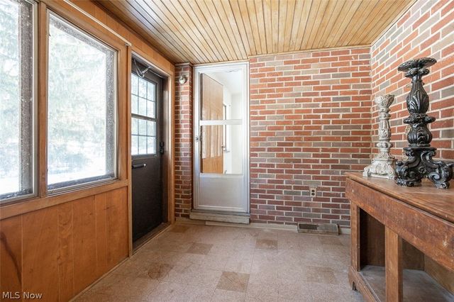 10725 York Road, North Royalton, OH 44133