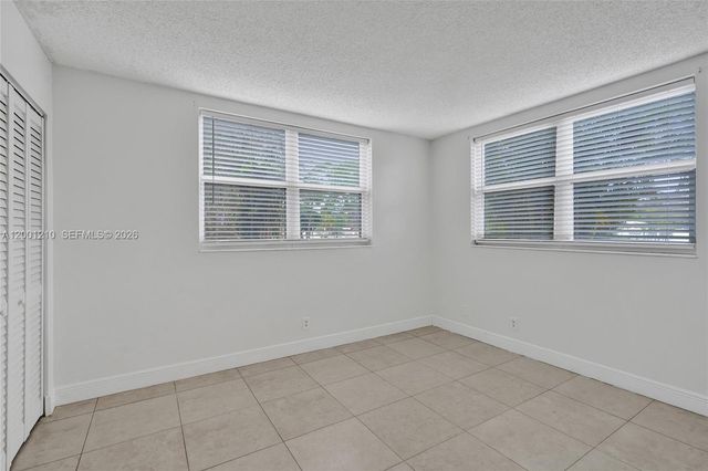 3051 NW 46th Ave 101, Lauderdale Lakes, FL 33313