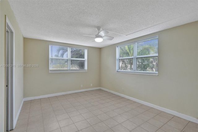 3051 NW 46th Ave 101, Lauderdale Lakes, FL 33313