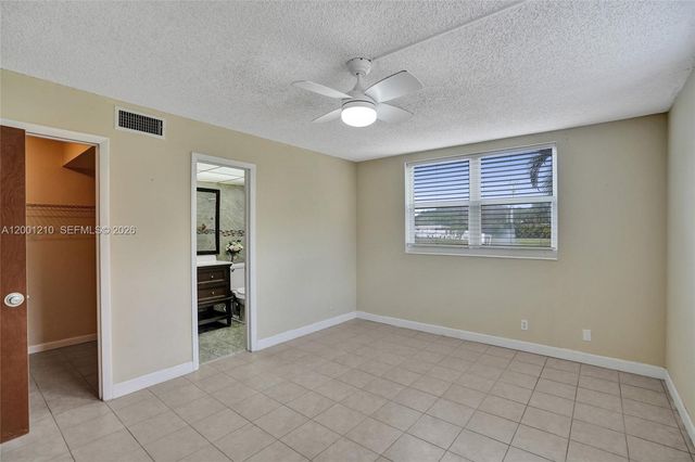 3051 NW 46th Ave 101, Lauderdale Lakes, FL 33313