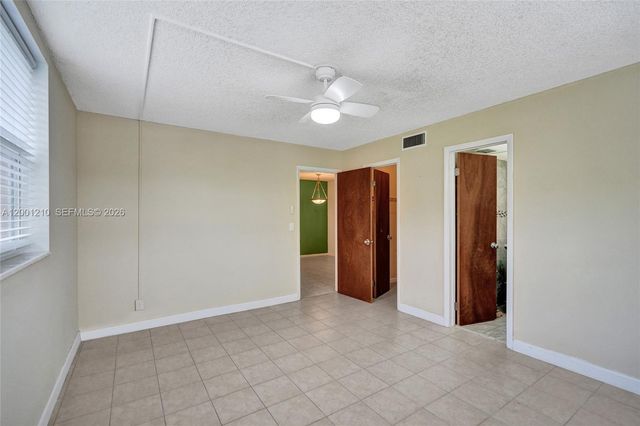 3051 NW 46th Ave 101, Lauderdale Lakes, FL 33313