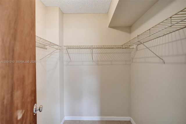 3051 NW 46th Ave 101, Lauderdale Lakes, FL 33313