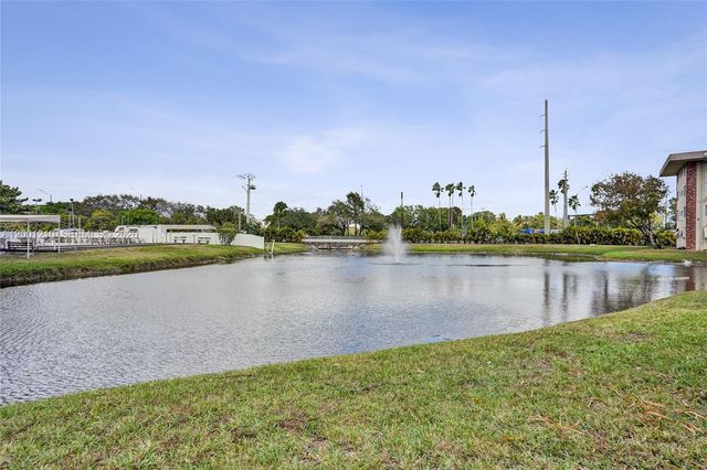 3051 NW 46th Ave 101, Lauderdale Lakes, FL 33313