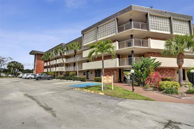 3051 NW 46th Ave 101, Lauderdale Lakes, FL 33313
