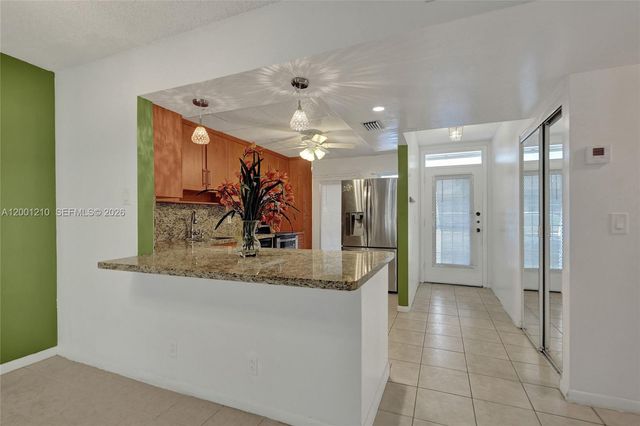 3051 NW 46th Ave 101, Lauderdale Lakes, FL 33313