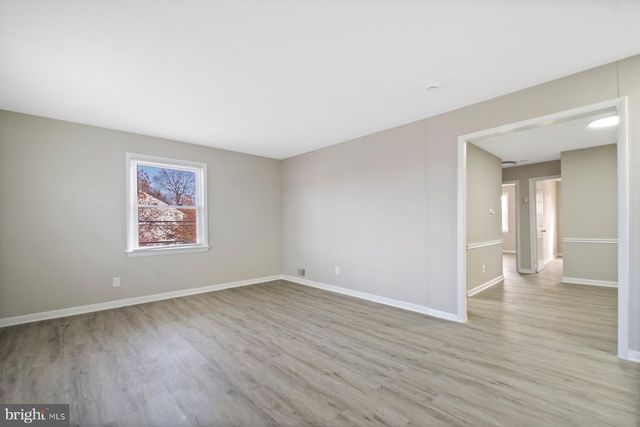 883 BELLEVUE ST SE, Washington, DC 20032