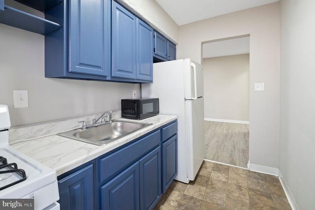 883 BELLEVUE ST SE, Washington, DC 20032