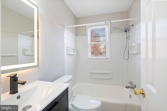 883 BELLEVUE ST SE, Washington, DC 20032