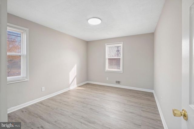 883 BELLEVUE ST SE, Washington, DC 20032