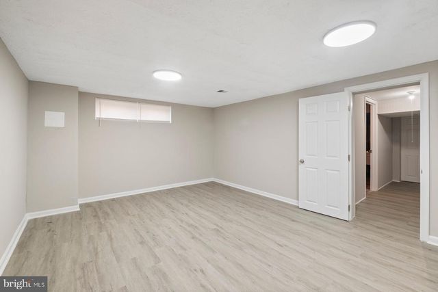 883 BELLEVUE ST SE, Washington, DC 20032