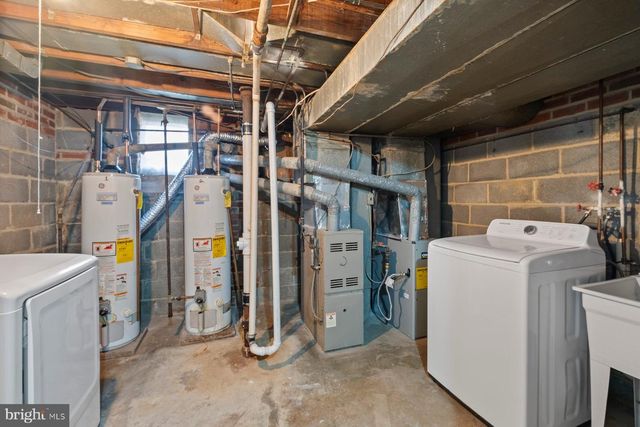 883 BELLEVUE ST SE, Washington, DC 20032