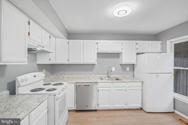 208 ROLLING HILL CT, Stafford, VA 22554