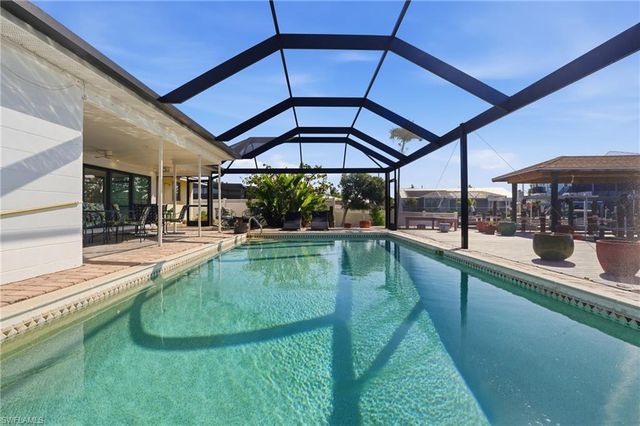 120 Albatross ST, Fort Myers Beach, FL 33931
