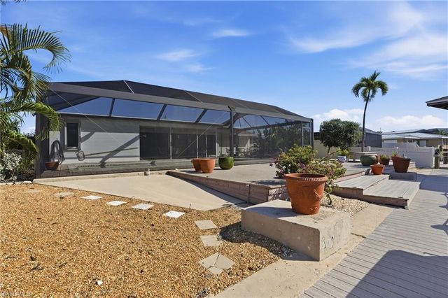 120 Albatross ST, Fort Myers Beach, FL 33931