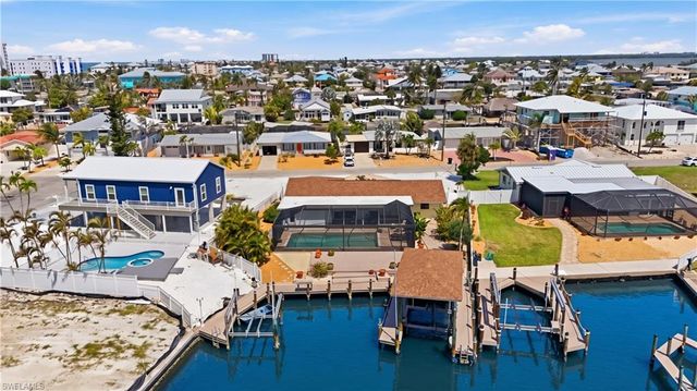 120 Albatross ST, Fort Myers Beach, FL 33931