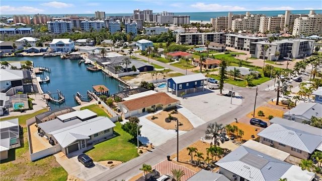 120 Albatross ST, Fort Myers Beach, FL 33931