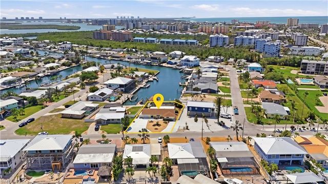 120 Albatross ST, Fort Myers Beach, FL 33931