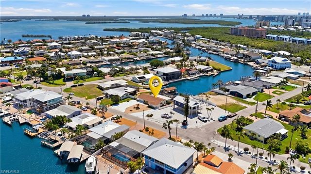 120 Albatross ST, Fort Myers Beach, FL 33931