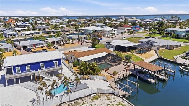 120 Albatross ST, Fort Myers Beach, FL 33931