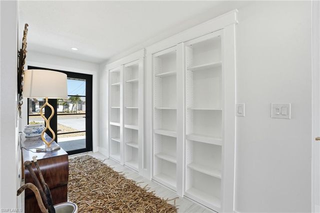 120 Albatross ST, Fort Myers Beach, FL 33931