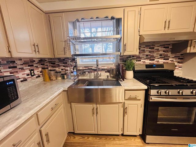 700 TIMBER WAY, Weaver, AL 36277