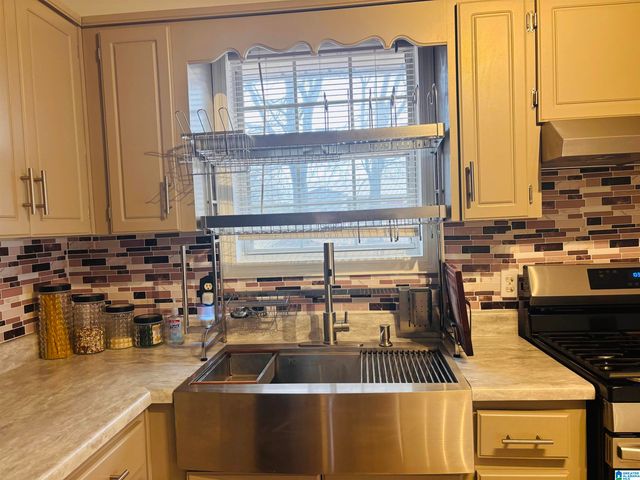 700 TIMBER WAY, Weaver, AL 36277