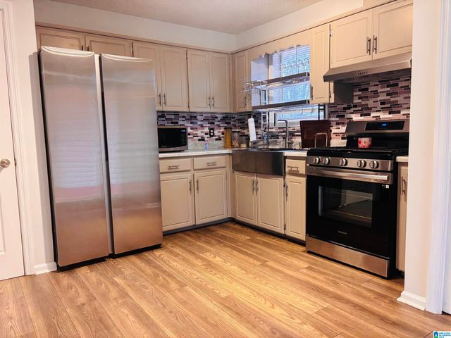 700 TIMBER WAY, Weaver, AL 36277