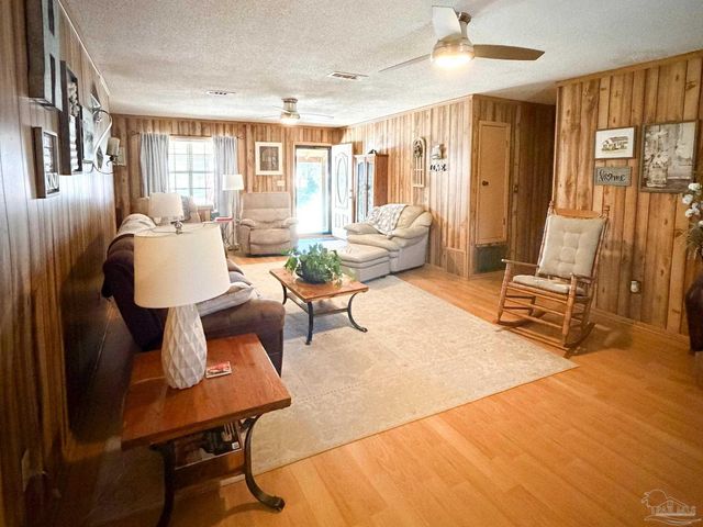 2845 Pine Forest Rd, Cantonment, FL 32533