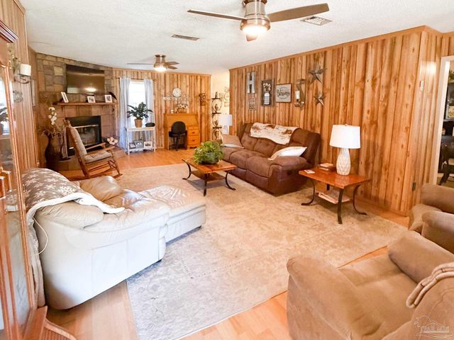 2845 Pine Forest Rd, Cantonment, FL 32533