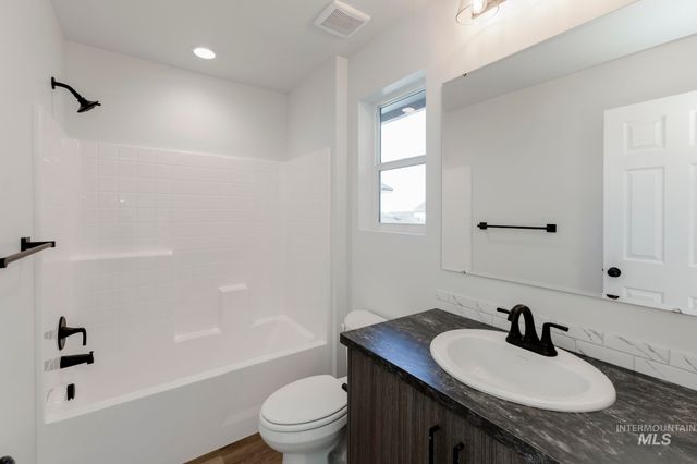 6699 W Fairy Falls Dr, Meridian, ID 83646