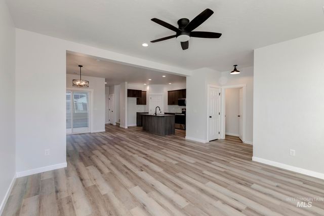 6699 W Fairy Falls Dr, Meridian, ID 83646