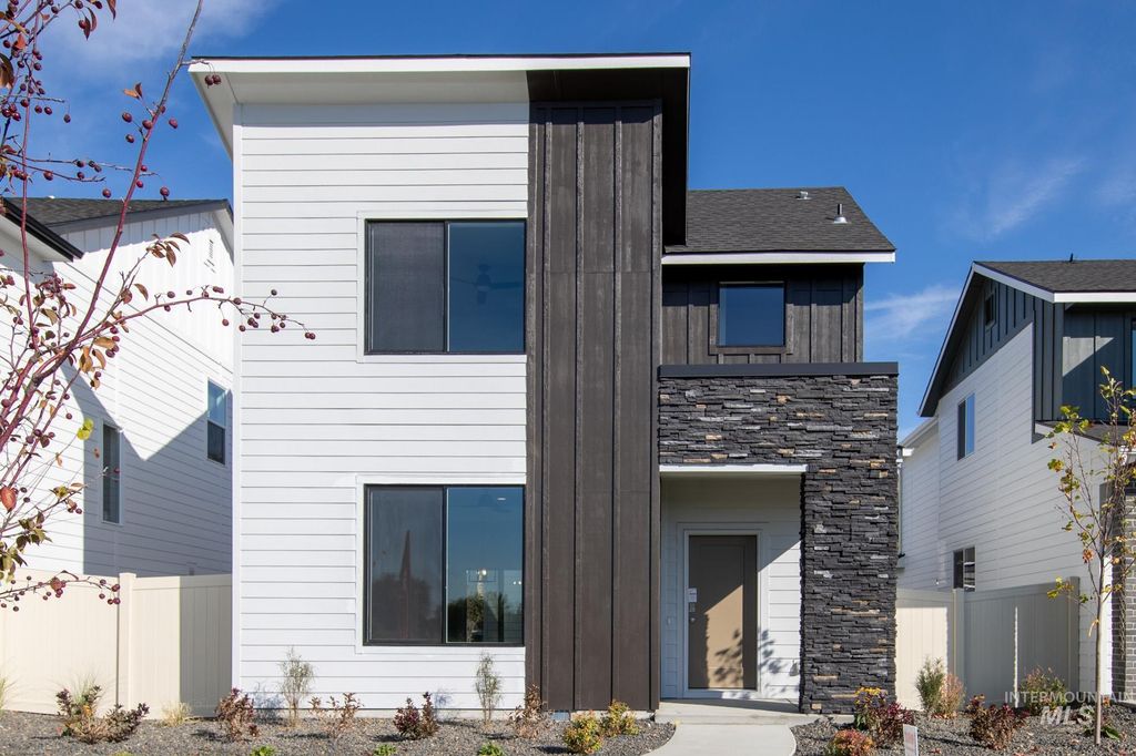 6699 W Fairy Falls Dr, Meridian, ID 83646