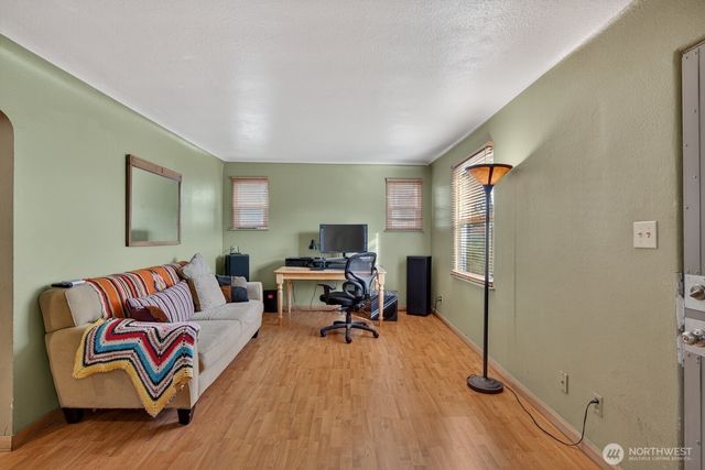 2417 Orleans St, Bellingham, WA 98228