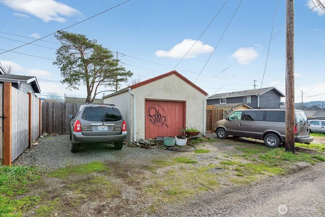 2417 Orleans St, Bellingham, WA 98228