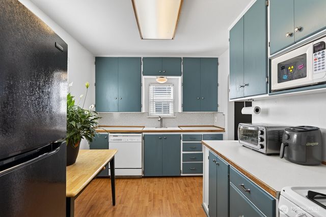 2417 Orleans St, Bellingham, WA 98228